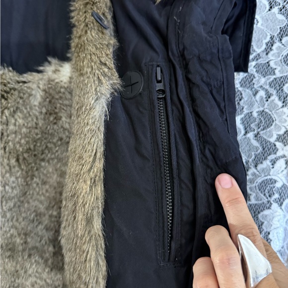 Babaton Black Ski Jacket with Fur Trim Aritzia medium like new - Picture 15 of 17